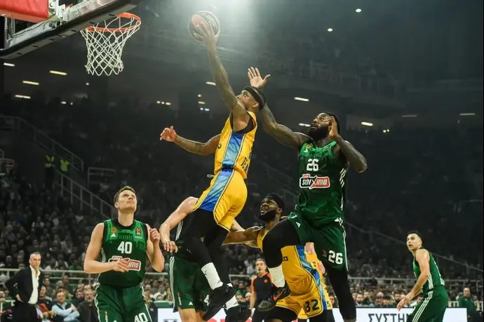 לורנזו בראון, שחקן מכבי תל אביב