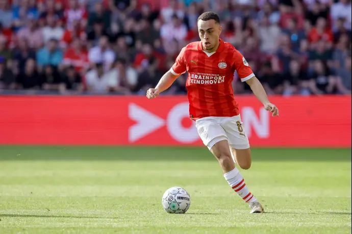 שחקן פ.ס.וו איינדהובן, סרג'יניו דסט