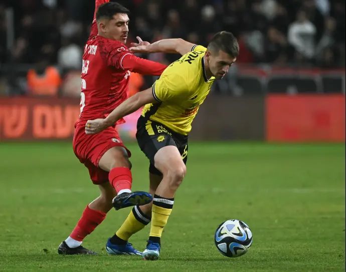 איגור זלאטנוביץ' מכבי נתניה לצד אמיר גנאח הפועל באר שבע