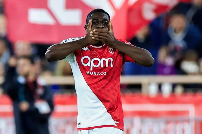 יוסוף פופאנה שחקן מונאקו חוגג שער