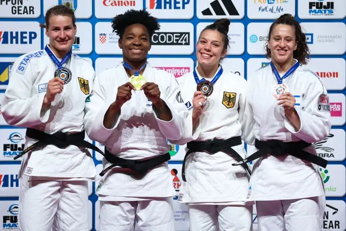 ענבר לניר (מימי) עם מדליית ארד, אליפות אירופה בג'ודו