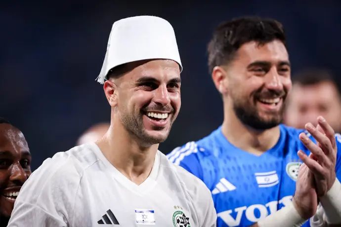 דין דוד שחקן מכבי חיפה עם תרבוש