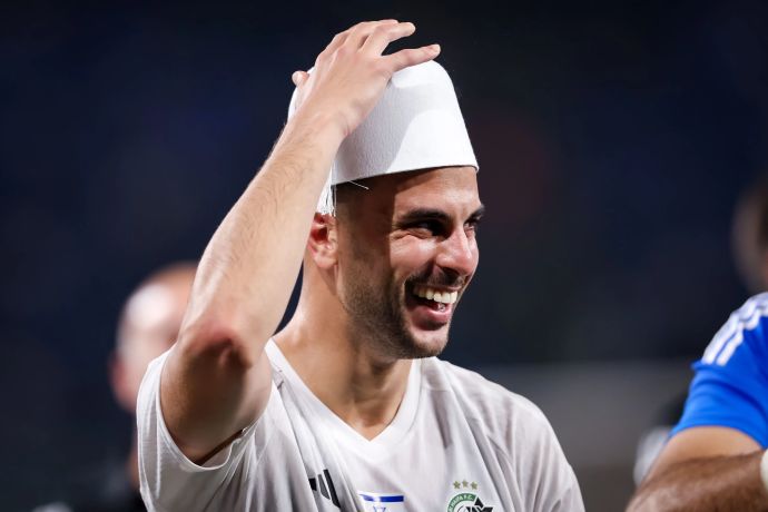 דין דוד שחקן מכבי חיפה עם תרבוש