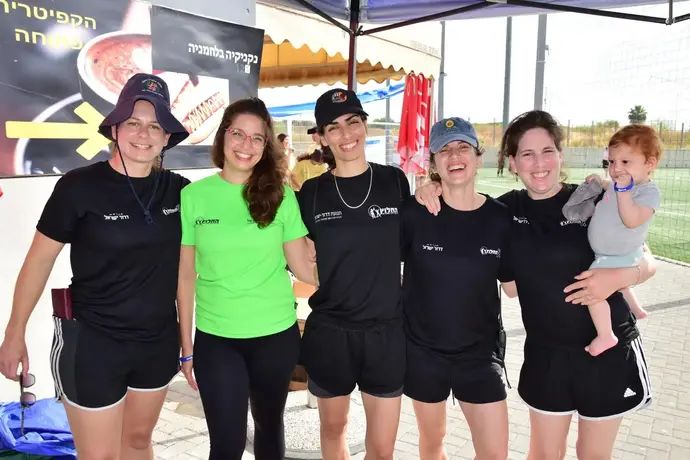 טורניר כדורגל למאות אנשי החינוך שפועלים במוקדי המפונים