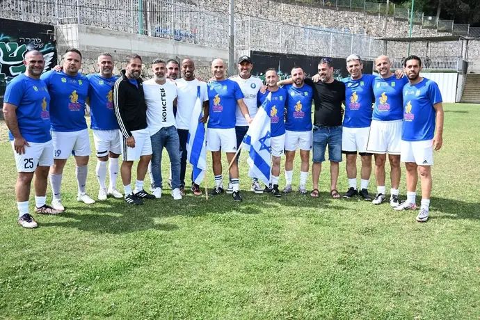 כוכבי הכדורגל למען הנופלים