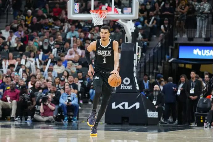 ויקטור וומבניאמה, סן אנטוניו ספרס