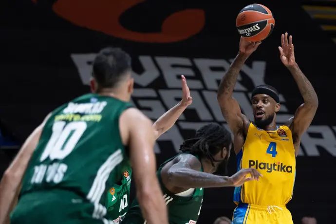 לורנזו בראון, שחקן מכבי תל אביב