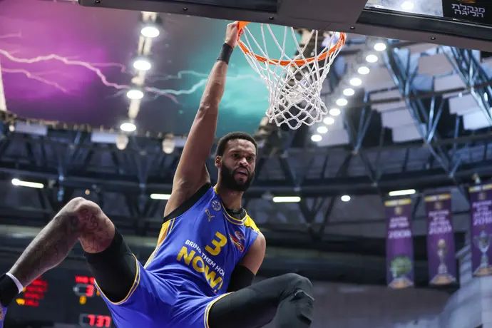 שחקן מכבי תל אביב ג'יימס ווב