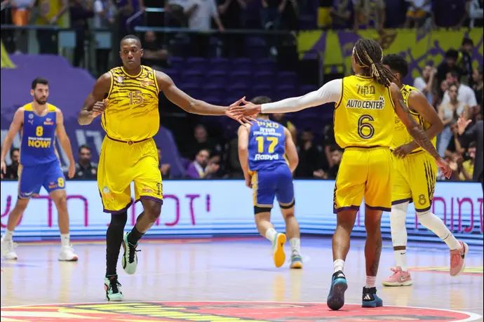 קווין הרווי, הפועל חולון