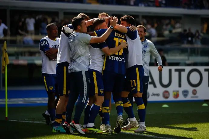 שחקני ורונה חוגגים