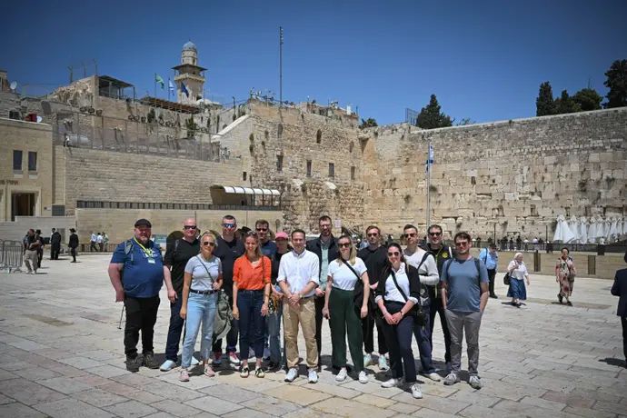 משלחת הכדורגל הגרמני והקונגרס היהודי העולמי לישראל לרגל יום השואה