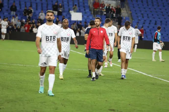 שחקני הפועל חדרה מאוכזבים, מנשה זלקה