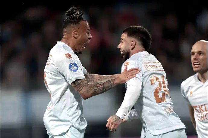 צ'ארון שרי, ניימיכן