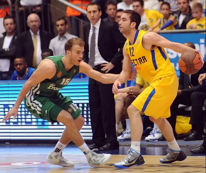 יוגב אוחיון, מכבי תל אביב, מול ניק קלאת'יס, פנאתינייקוס