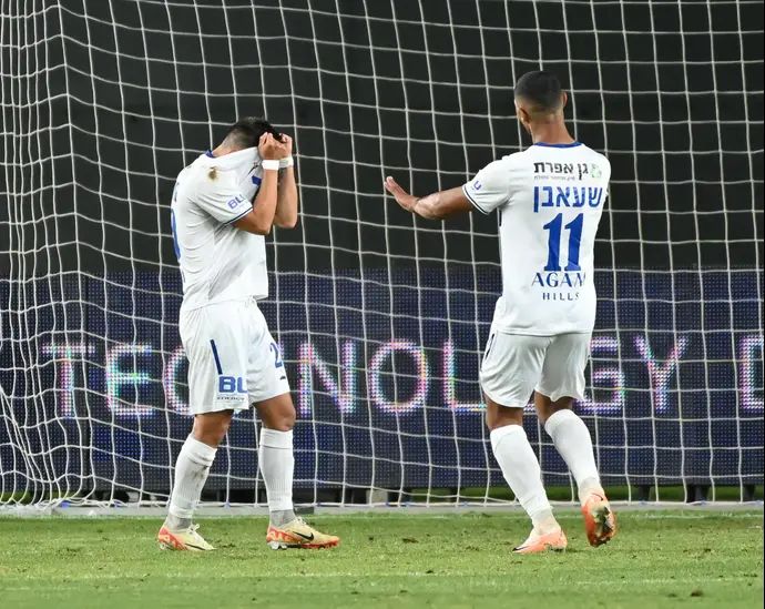 פרנקו מסורק שחקן עירוני טבריה מאוכזב לאחר החמצת פנדל