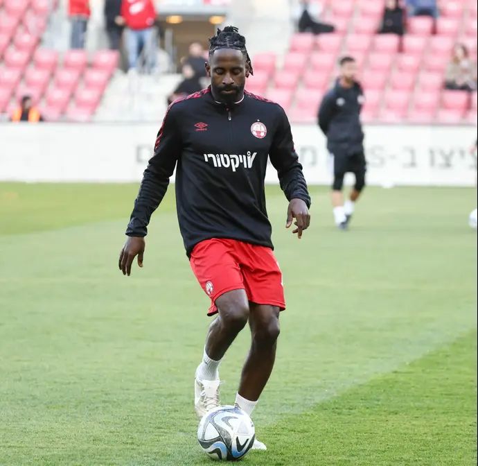 אנדרה פוקו שחקן הפועל באר שבע בחימום