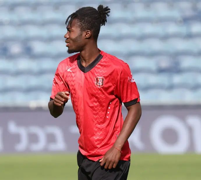 אלוז' יאו שחקן הפועל ירושלים בחימום