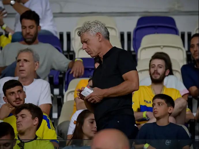 מיטש גולדהאר, בעלים מכבי תל אביב