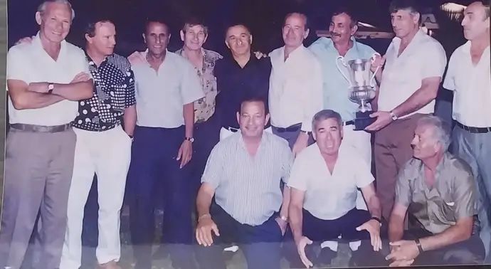 ראובן יפת במפגש וותיקים 1992. עומד שלישי משמאל ליד סטלמך וחלדי