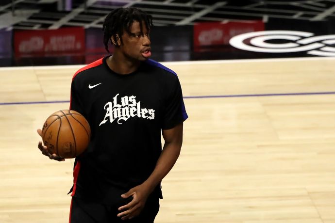 הכדורסלן האמריקאי דניאל אוטורו