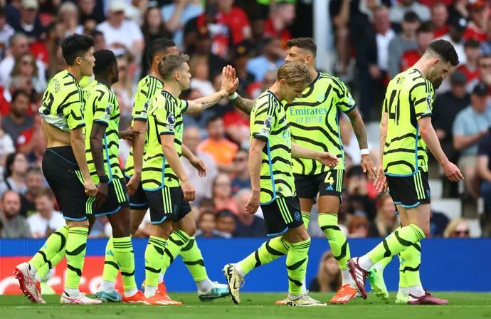 שחקני ארסנל חוגגים