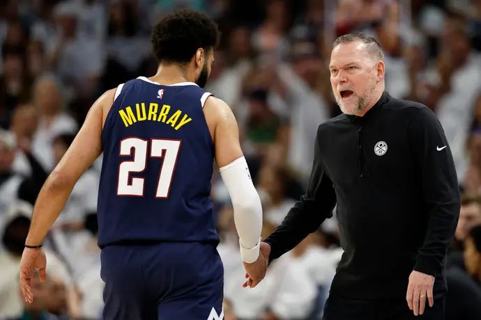 מאמן דנבר נאגטס מייקל מאלון לצד ג'מאל מארי