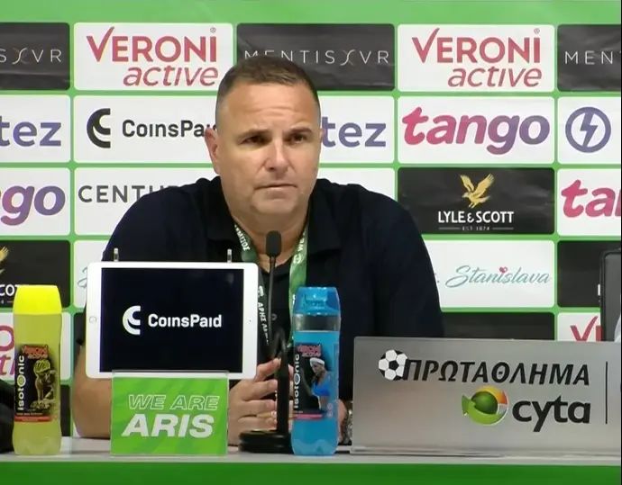 מסיבת עיתונאים של רן בן שמעון, מאמן א.א.ק לרנקה