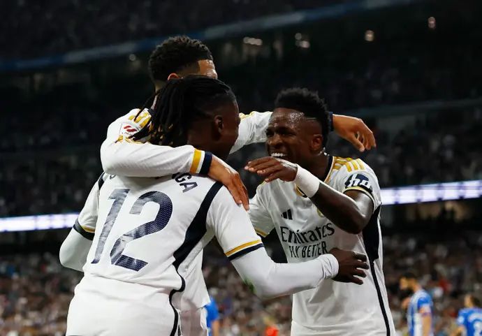 שחקני ריאל מדריד חוגגים עם ויניסיוס