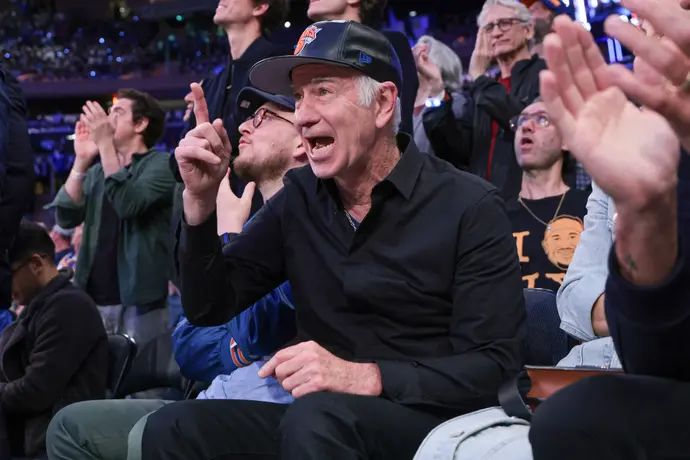 ג'ון מקנרו מעוד בגארדן את הניקס