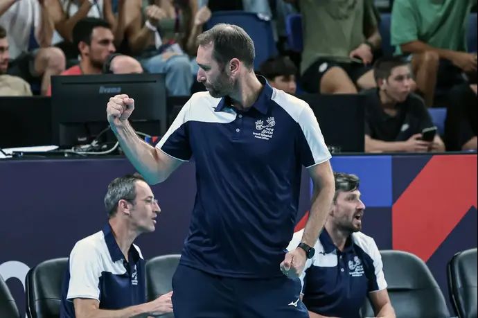 מאמן נבחרת הכדורעף איתמר שטיין