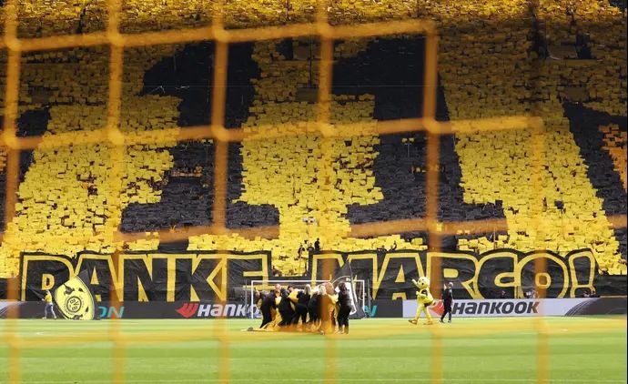 תפאורה של אוהדי בורוסיה דורטמונד לכבוד מרקו רויס