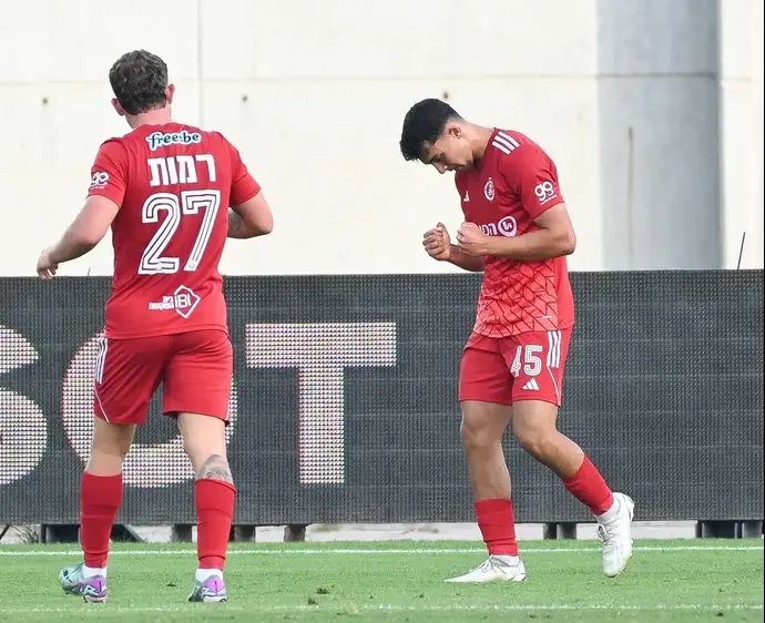 שחקן הפועל תל אביב, שגיא גניס