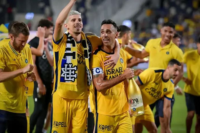 ערן זהבי חוגג עם דור תורג'מן מכבי תל אביב