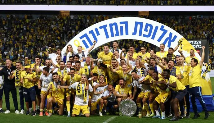 מכבי תל אביב תמונת הנפת צלחת האליפות