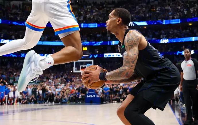 פי ג'יי וושינגטון, דאלאס מאבריקס, סוחט עבירה משחקן אוקלהומה סיטי ת'אנדר, שיי גילג'ס אלכסנדר