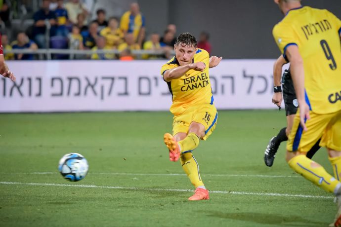 שחקן מכבי תל אביב גבי קניקובסקי