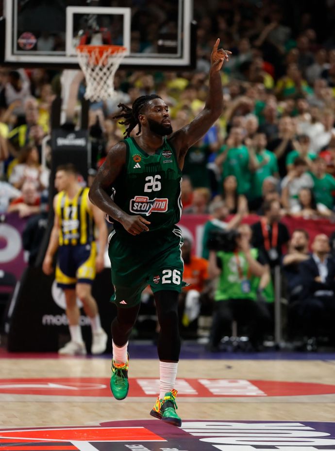 מתיאס לסור שחקן פנאתינייקוס