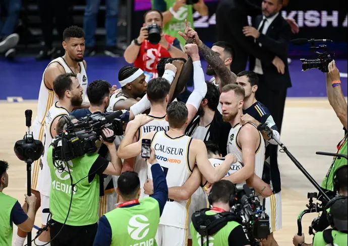 שחקני ריאל מדריד חוגגים