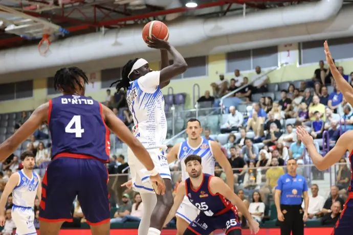 נוני אומאט מכבי עירוני רמת גן