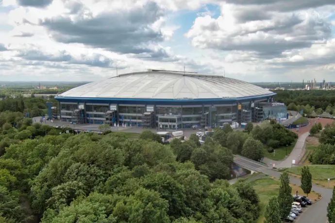 פלטינס ארנה, גלזנקירשן