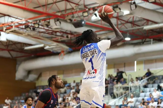 נוני אומאט, מכבי עירוני רמת גן