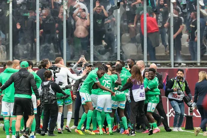 סנט אטיין חוגגת עלייה לליגה הצרפתית