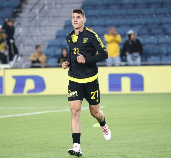 פלאמן גלאבוב שחקן בית"ר ירושלים בחימום