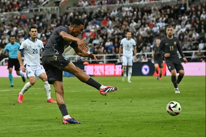 טרנט אלכסנדר ארנולד נבחרת אנגליה