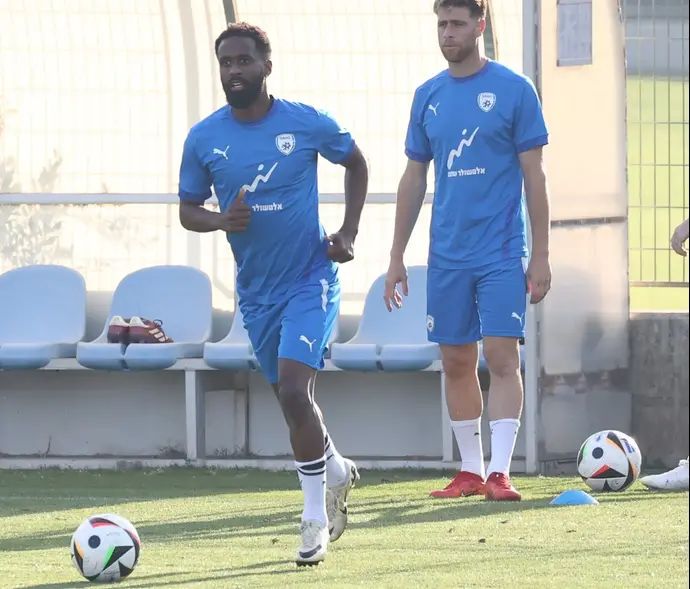 אלי דסה באימון נבחרת ישראל