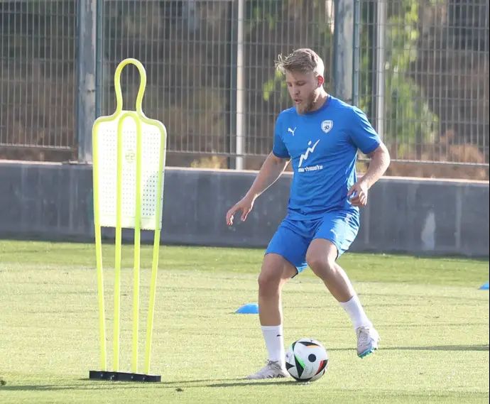 יואב הופמייסטר באימון נבחרת ישראל