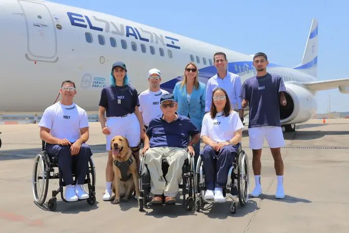 הנבחרת הפראלימפית מדים