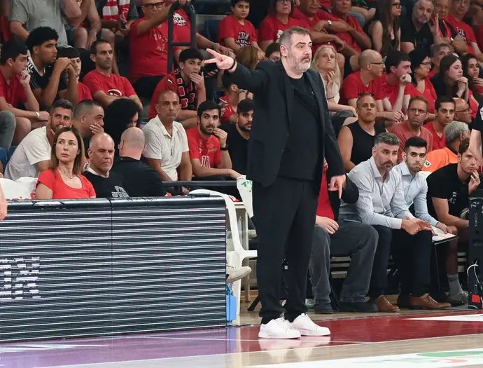 מאמן הפועל תל אביב, סטפנוס דדאס