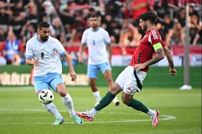 דומיניק סובוסלאי שחקן נבחרת הונגריה מול רועי גורדנה שחקן נבחרת ישראל