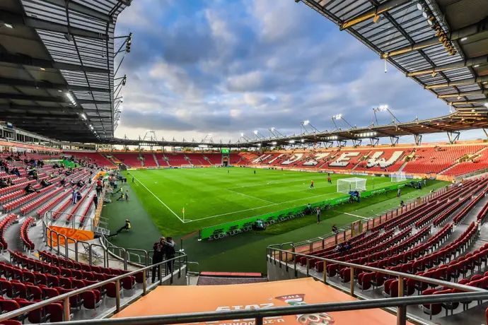 אצטדיון וידז'ב, ביתה של וידז'ב לודז' הפולנית